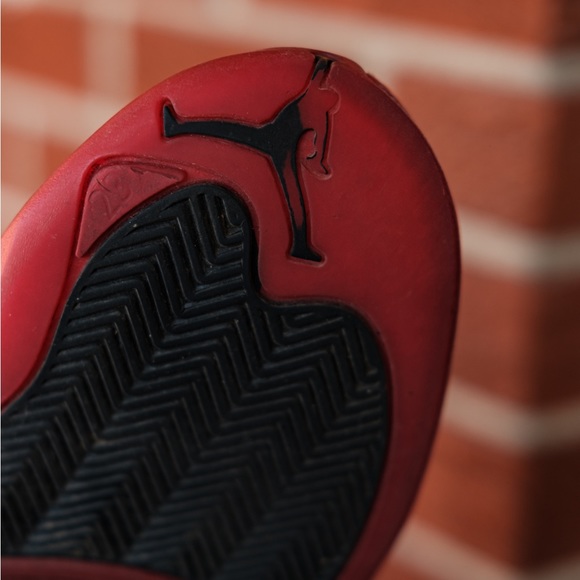 Jordan 12 Rétro flu game 2016 - Picture 13 of 16
